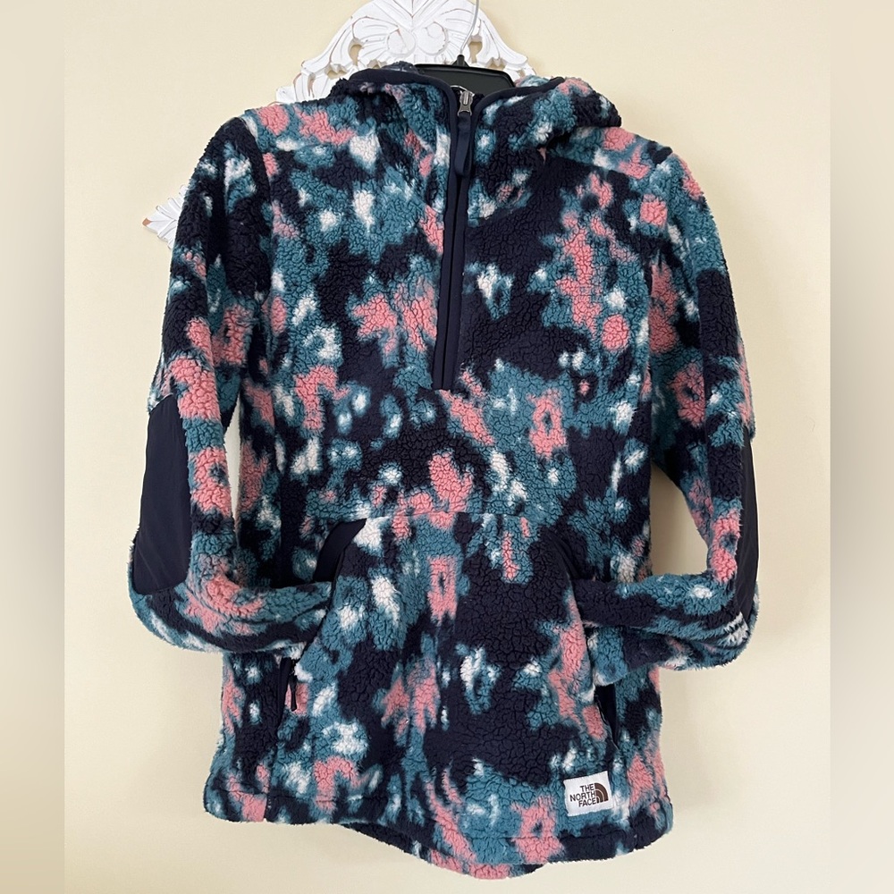 The North Face Women’s Campshire Fleece Hoodie
